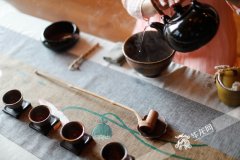 <b>鼓了茶农腰包甜了游客笑容 小茶叶带动永川全域旅游发展</b>